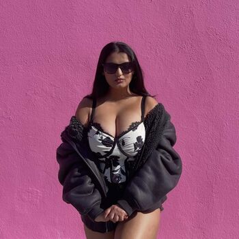 Full leaked Ayushaaaa private onlyfans photo