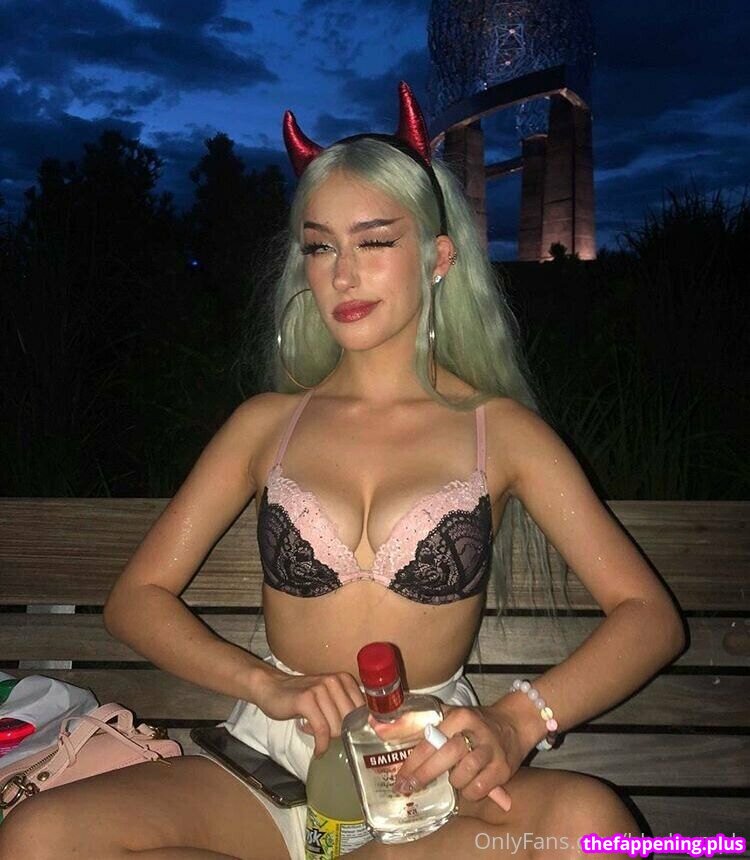 Bbblud / bludnymph 누드 OnlyFans 사진 #8