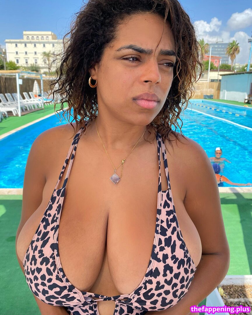 BBC Dildo Solos / Riding / Stroking / Sucking / etc. / https: / lyssaoficiall / talitasilvx Фото оголеного OnlyFans #358