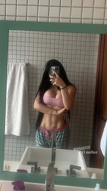 Bella Angel Dezoitou