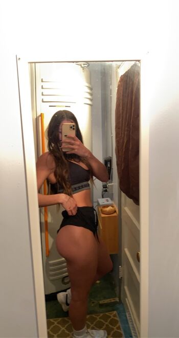 Full leaked Bella baby urfavbellabby private onlyfans photo
