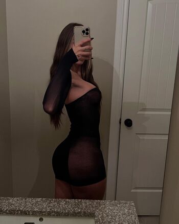 Full leaked Bella baby urfavbellabby private onlyfans photo