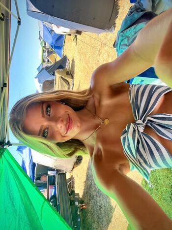 Full leaked Bella laverock private onlyfans photo