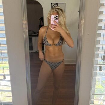 Full leaked Bella lyn private onlyfans photo