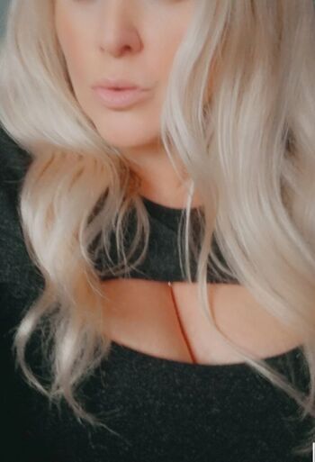 Full leaked Bella squirts private onlyfans photo