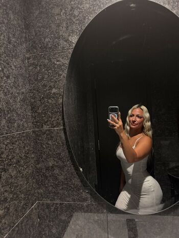 Full leaked Bella thiccc private onlyfans photo