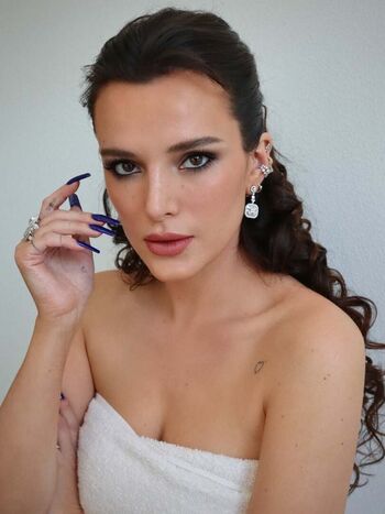 Full leaked Bella thorne  page private onlyfans photo
