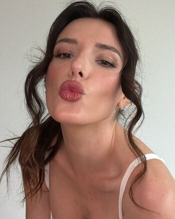Full leaked Bella thorne  page private onlyfans photo
