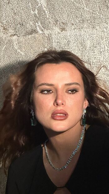 Full leaked Bella thorne  page private onlyfans photo