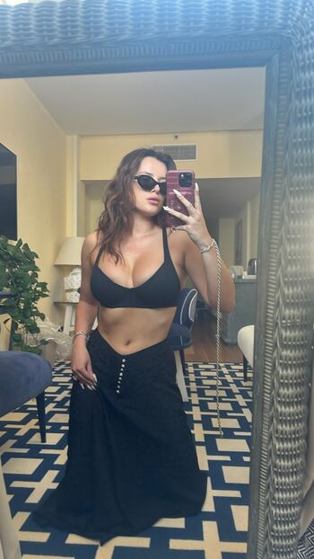 Full leaked Bella thorne  page private onlyfans photo
