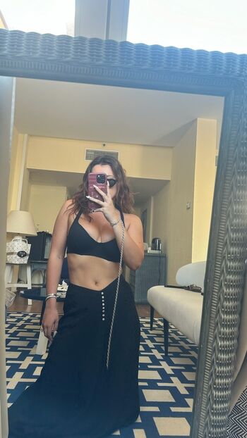 Full leaked Bella thorne  page private onlyfans photo