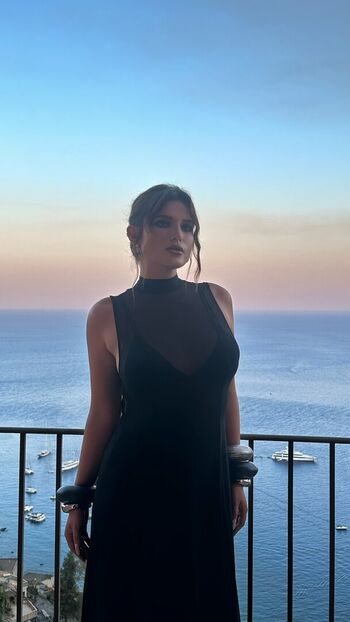 Full leaked Bella thorne private onlyfans photo