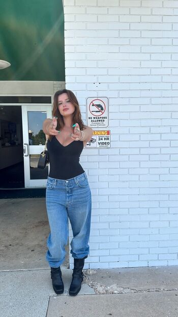 Full leaked Bella thorne private onlyfans photo
