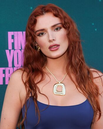 Full leaked Bella thorne  page private onlyfans photo
