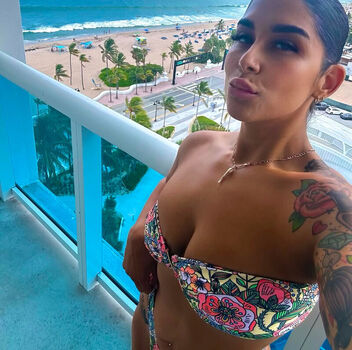 Full leaked Bellabarbellz private onlyfans photo