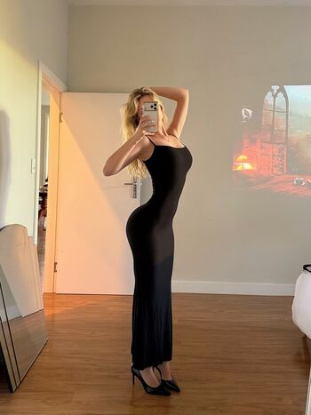 Full leaked Bellashhh  page private onlyfans photo