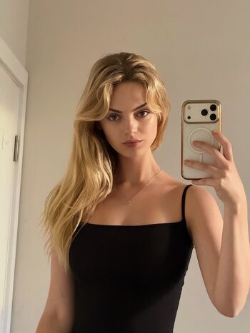 Full leaked Bellashhh  page private onlyfans photo