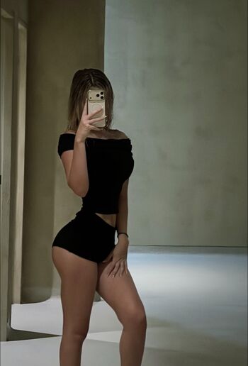 Full leaked Bellashhh private onlyfans photo