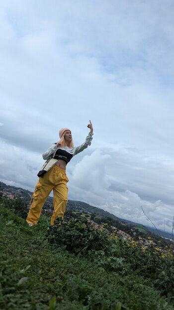 Full leaked Bessy q page private onlyfans photo