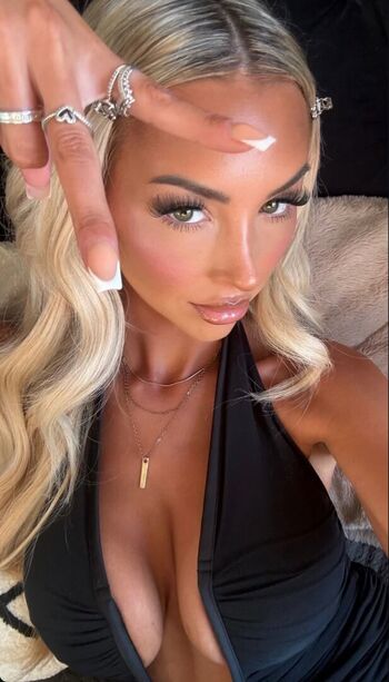 Full leaked Bethyycm private onlyfans photo