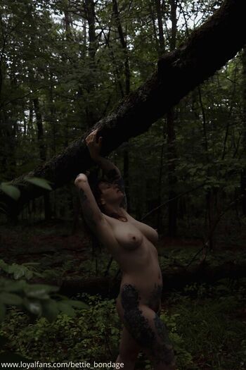 Full leaked Bettie bondage private onlyfans photo