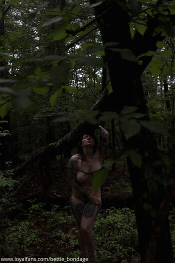 Full leaked Bettie bondage private onlyfans photo