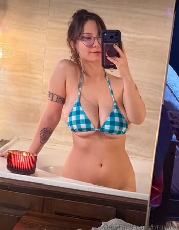 bigtittygothegg