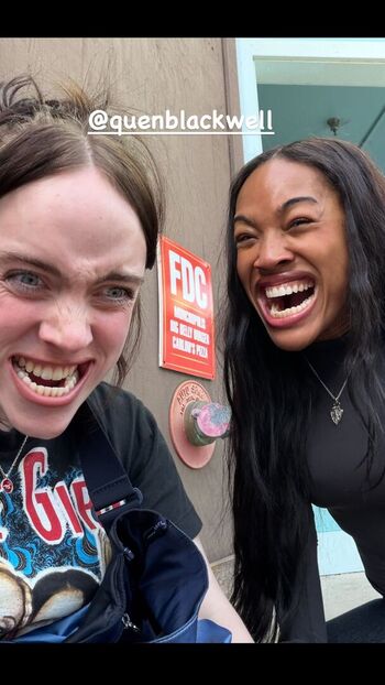 Full leaked Billie eilish  page private onlyfans photo