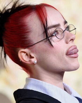 Full leaked Billie eilish  page private onlyfans photo