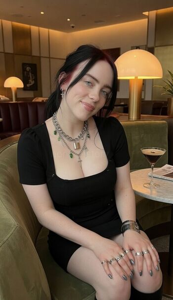 Full leaked Billie eilish fake page private onlyfans photo