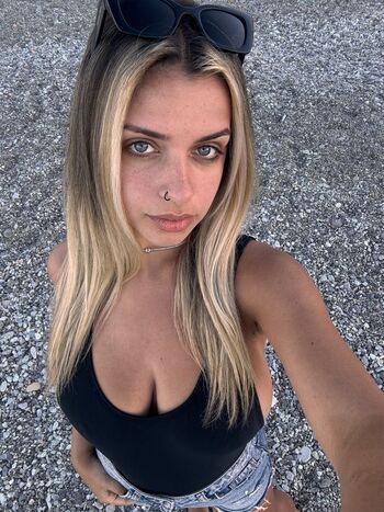Full leaked Bionditudo private onlyfans photo