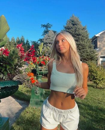 Full leaked Blondnswaggy private onlyfans photo