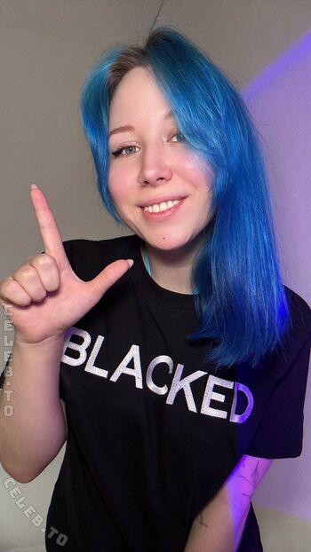 Full leaked Bluemoonie page private onlyfans photo