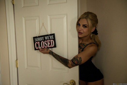 Full leaked Bonnie rotten page private onlyfans photo