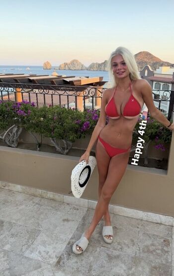 Full leaked Boutinela babes  page private onlyfans photo