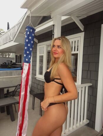 Full leaked Boutinela babes  page private onlyfans photo