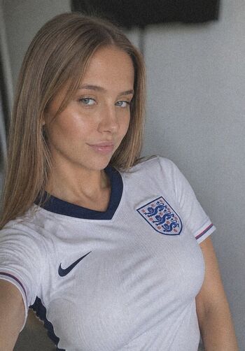 Full leaked British blonde private onlyfans photo