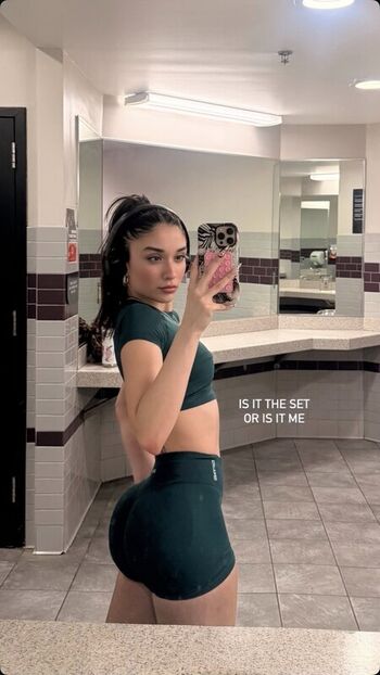 Full leaked Britneyxmejia private onlyfans photo
