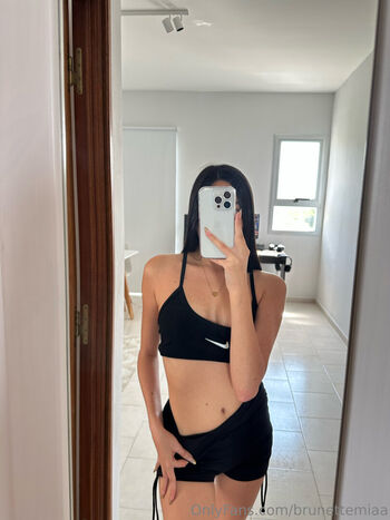 Full leaked Brunettemiaa private onlyfans photo