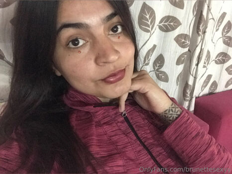 brunettesexyy