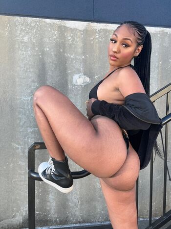 Full leaked Burlz private onlyfans photo