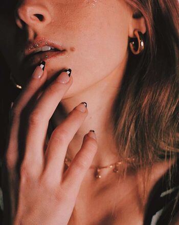 Caitlin Marie Reacts