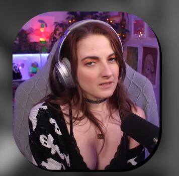 Caitlin Marie Reacts