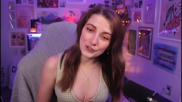Full leaked Caitlin marie reacts private onlyfans photo