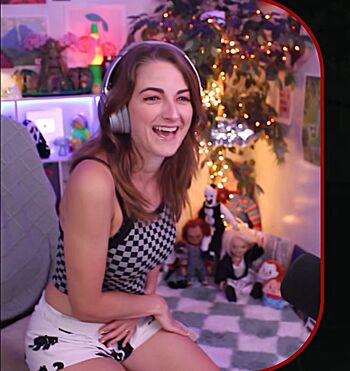 Full leaked Caitlin marie reacts private onlyfans photo