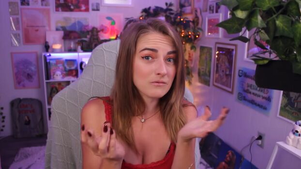 Full leaked Caitlin marie reacts private onlyfans photo