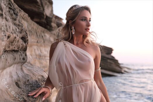 Full leaked Cara mell page private onlyfans photo
