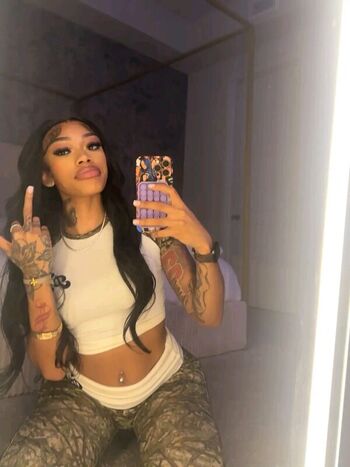 Full leaked Carenavonchae private onlyfans photo