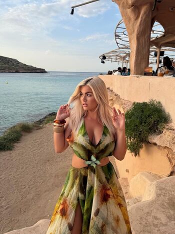 Full leaked Carla moreau private onlyfans photo