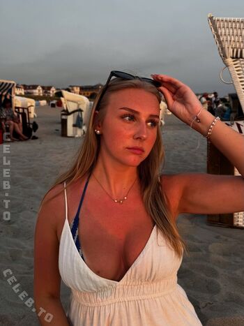 Full leaked Carly hro private onlyfans photo